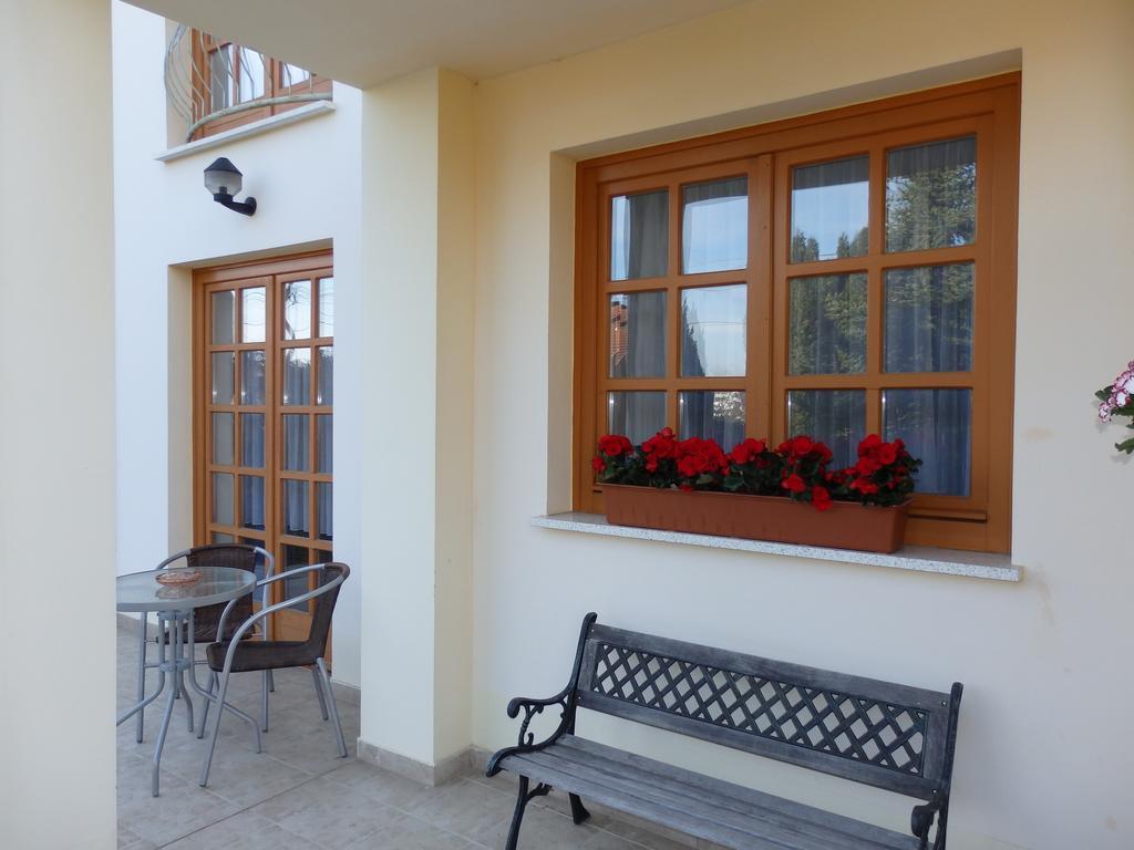 Relax Apartment House ซาลาคาโรส ภายนอก รูปภาพ