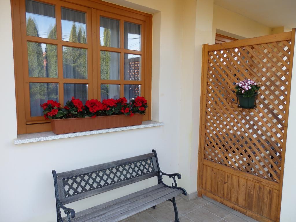 Relax Apartment House ซาลาคาโรส ภายนอก รูปภาพ