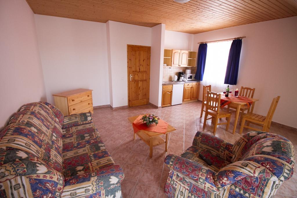 Relax Apartment House ซาลาคาโรส ภายนอก รูปภาพ