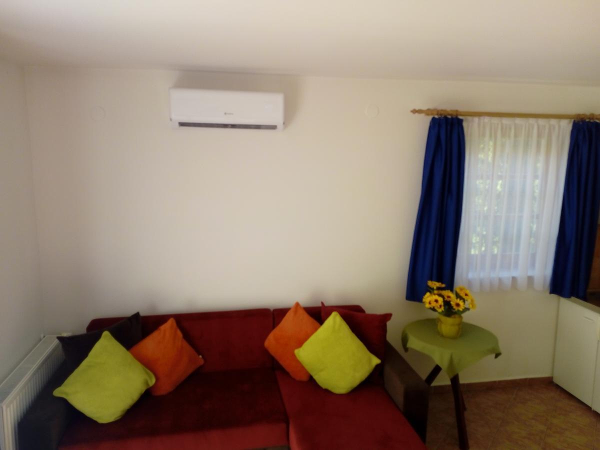 Relax Apartment House ซาลาคาโรส ภายนอก รูปภาพ